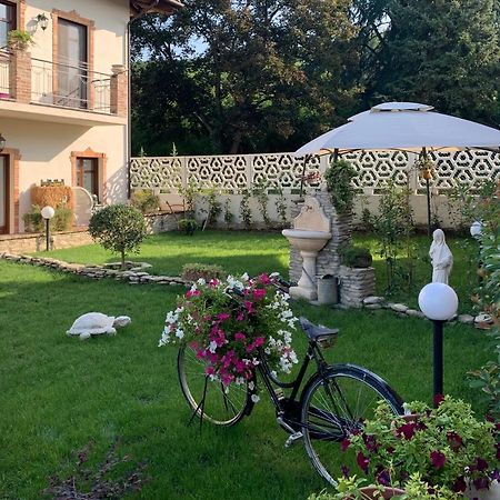 Ca Reginella B&B Diano dʼAlba Exterior foto